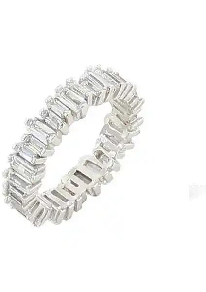 Söğütlü Silver Rodyumlu Baget Taşlı Tamtur Yüzük: Estetik ve Dayanıklılığı Bir Arada Sunar