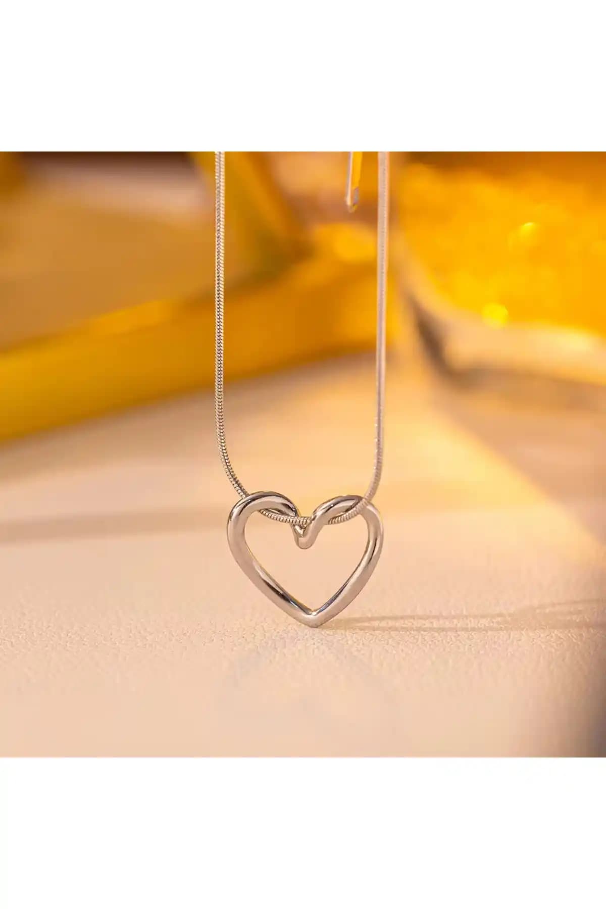 Siya Silver Kararmaz Çelik Düğüm Kalp Kolye: Modern ve Dayanıklı Tasarım Özellikleri ve Kullanım İpuçları