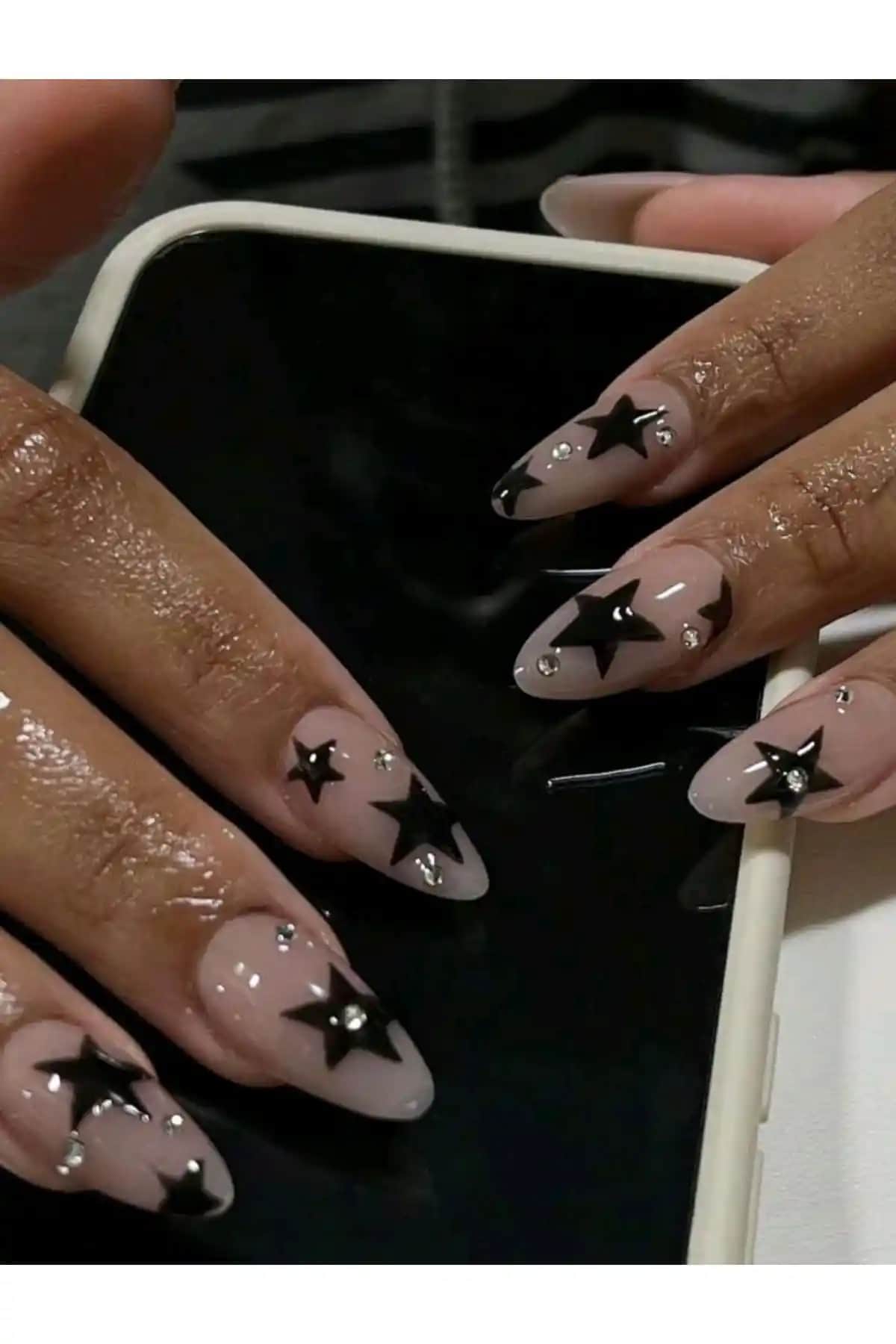 ELNİL BUTİK 24 Lü Takma Tırnak Setleri Yılzı Modelleri ve Kullanım İpuçları