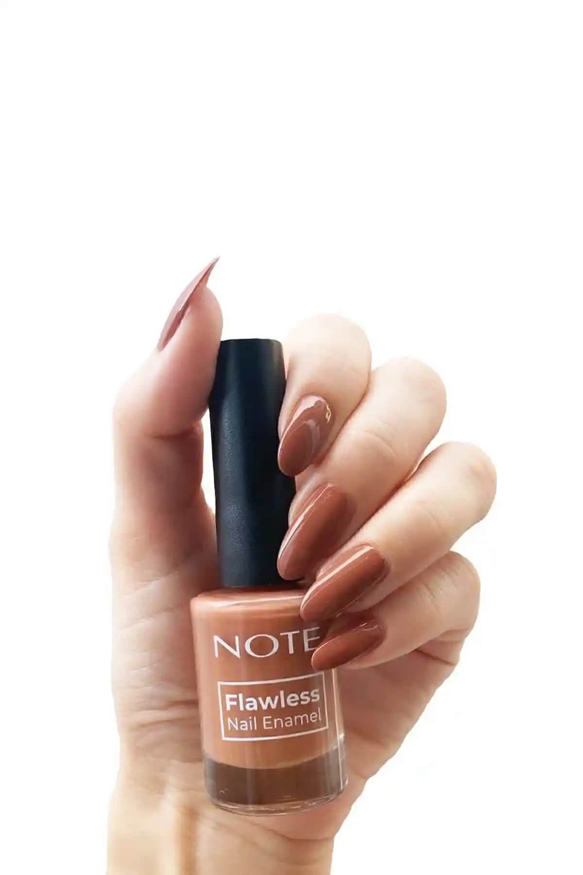 Note Cosmetics Nail Flawless Oje 54 Caramel Nude doğal ve parlak görünüm sağlayan yüksek kaliteli ürün
