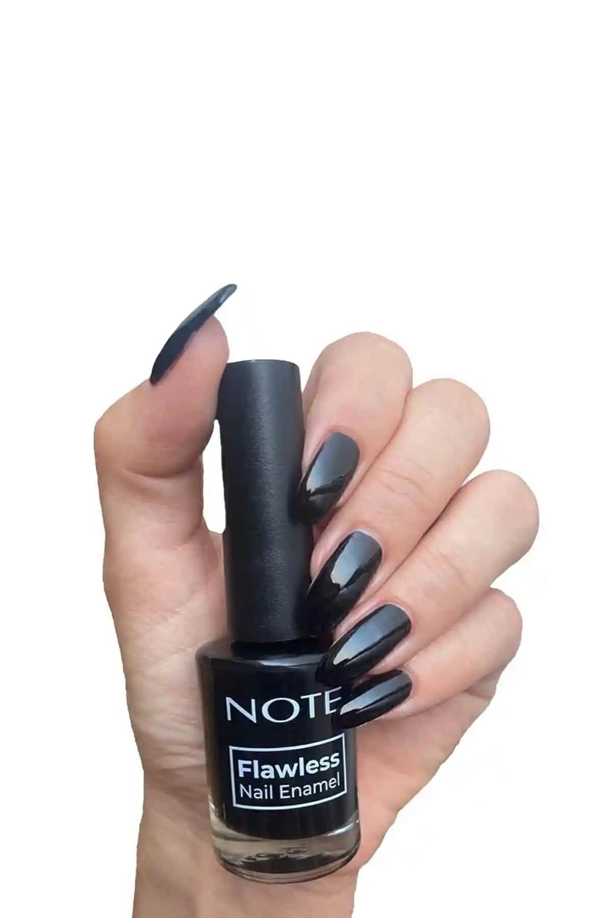 Note Cosmetics Nail Flawless Oje Siyah Parlak ve Uzun Süre Dayanan Kaliteli Oje