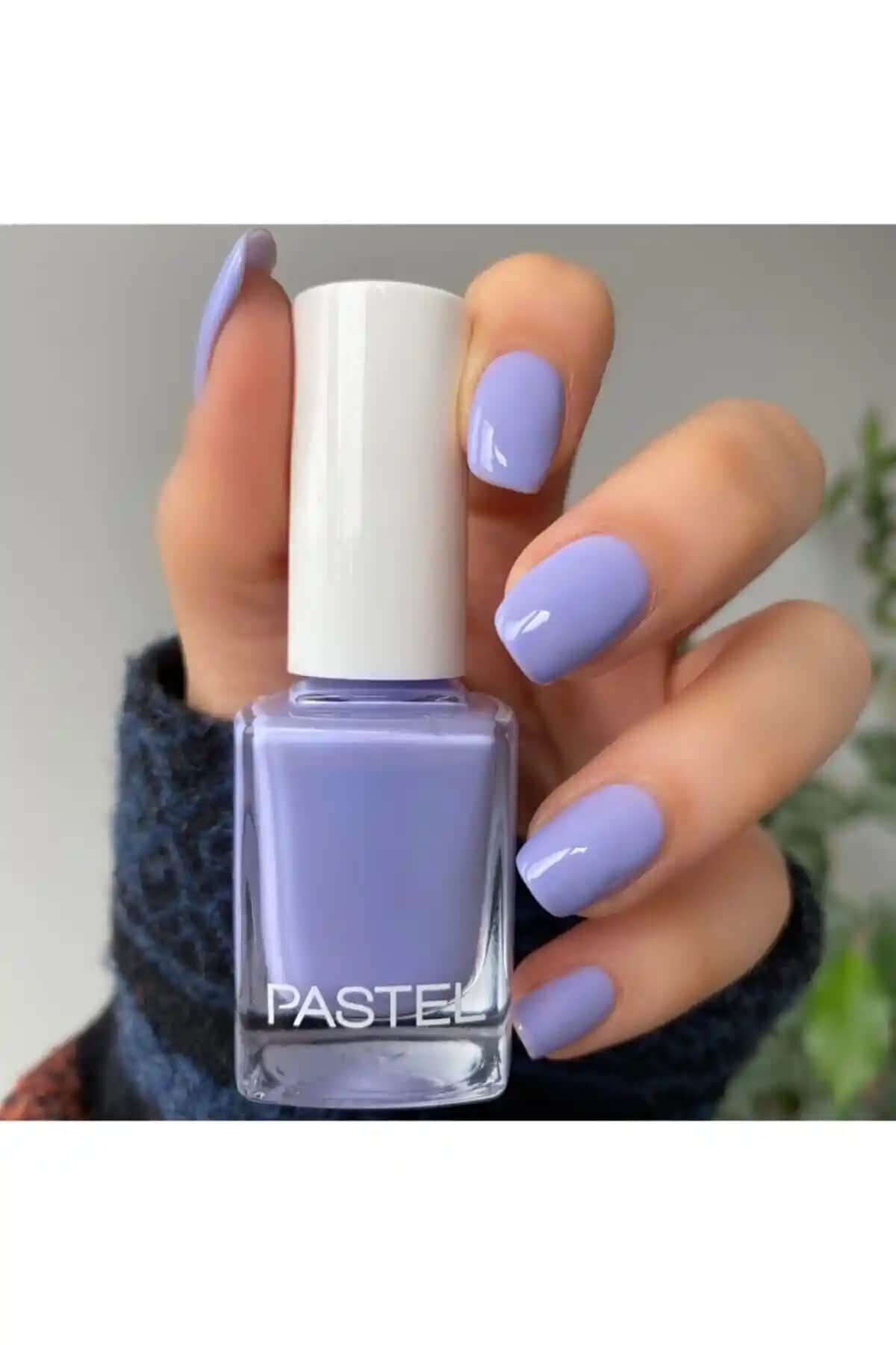 Pastel No:142 Lila Oje İncelemesi Kalıcılık ve Şıklık Sunar