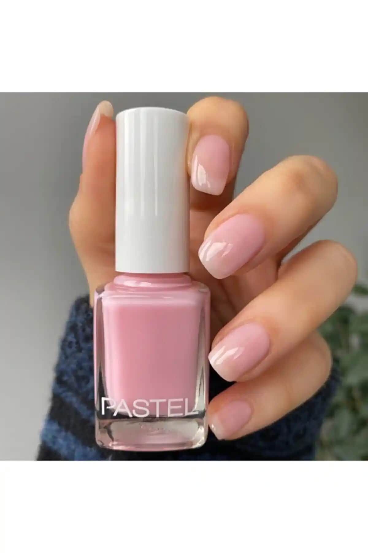 Pastel No 54 Mat Oje: Modern ve Şık Tırnak Bakımı İçin En İyi Seçenek