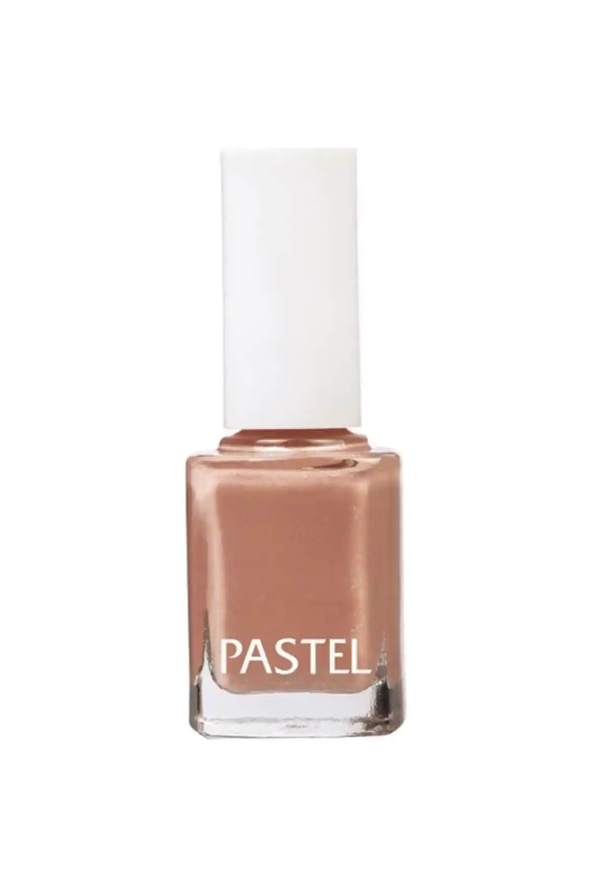 Pastel Oje 103 Beyaz Simli Renk ile Şıklığı ve Kaliteyi Bir Arada Sunar