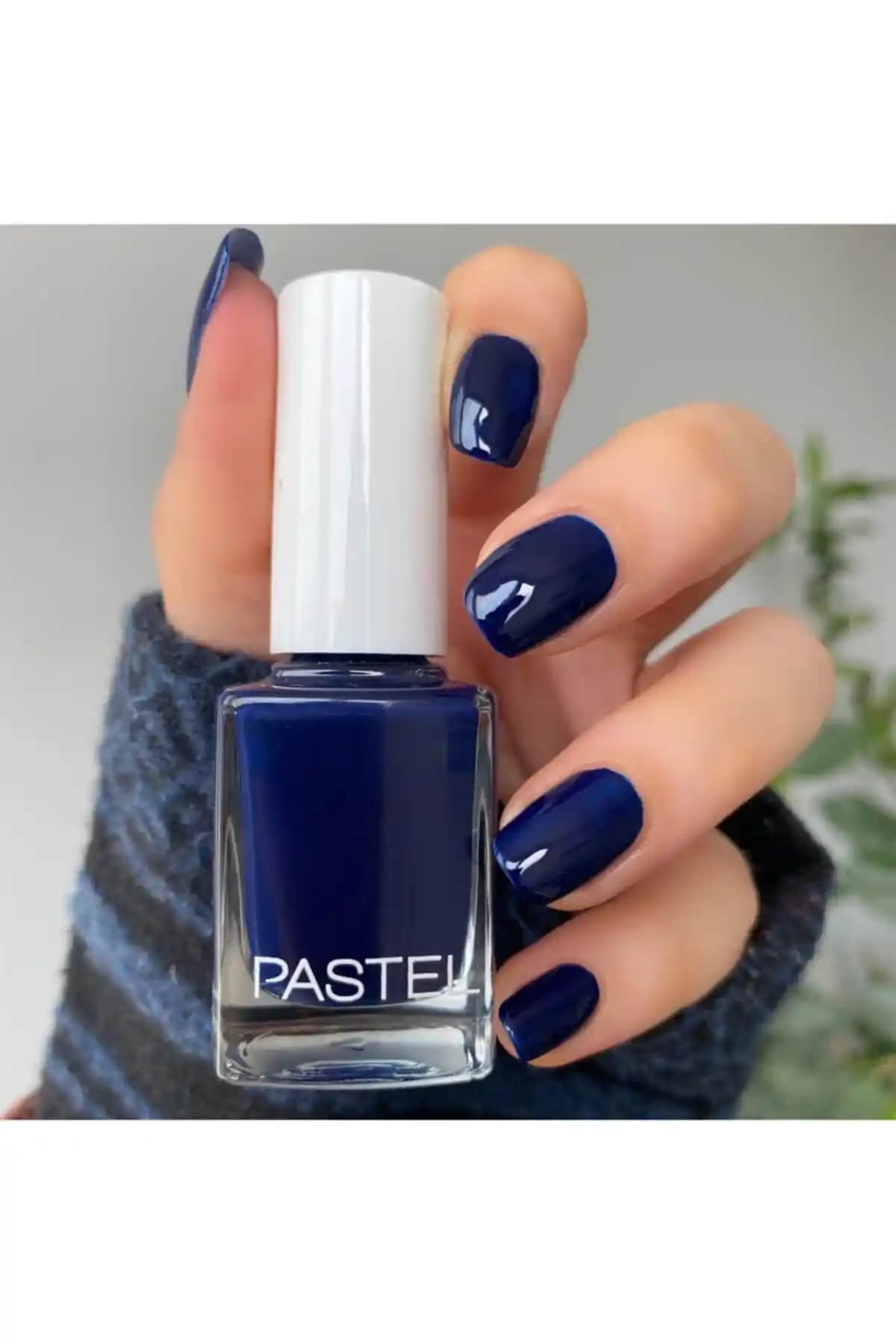 Pastel Oje 63: Parlak Mor Renkli, Dayanıklı ve Kolay Uygulanan Tırnak Ojesi