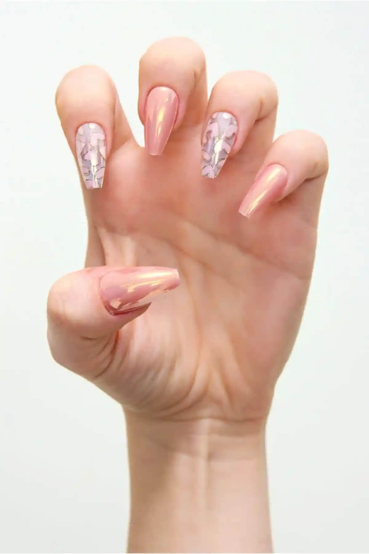 POP Beauty Desenli Takma Tırnaklar ve Zararsız Yapıştırıcı ile Şıklığa Kolay Adım