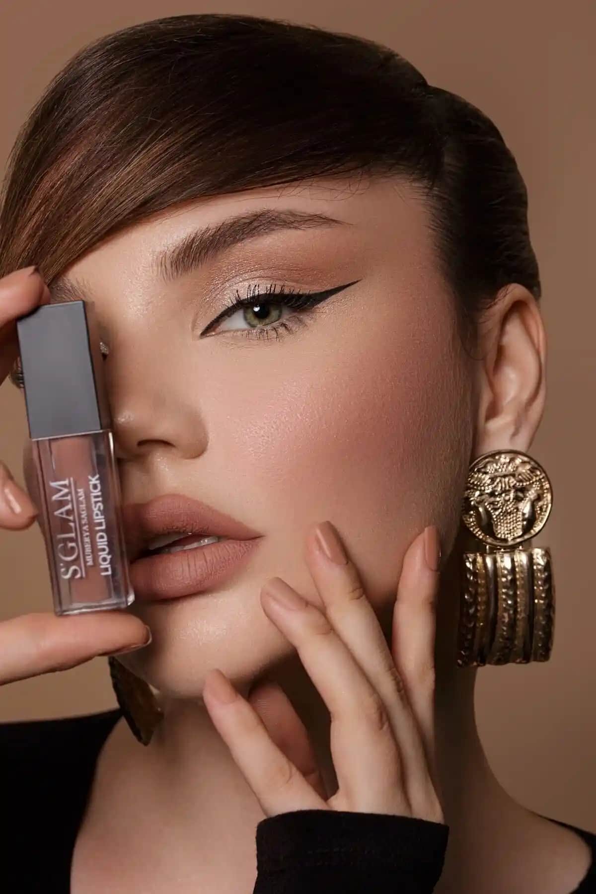 S'GLAM Liquid Lipstick Ruj: Kalıcı ve Modern Dudak Makyajı İçin Idealdir