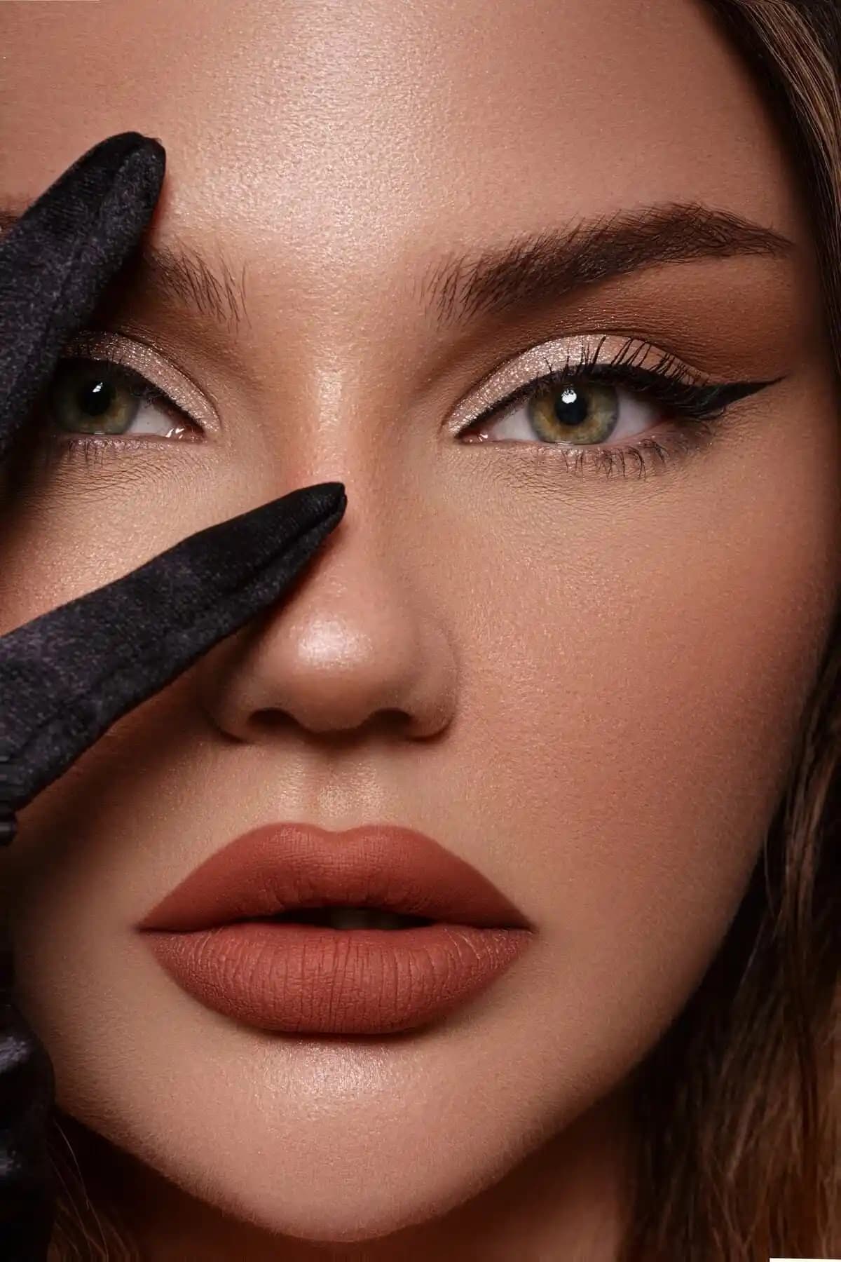 S'GLAM Liquide Lipstick Ruj Seven 777: Kalıcı ve Doğal Dudak Makyajı İçin İdeal