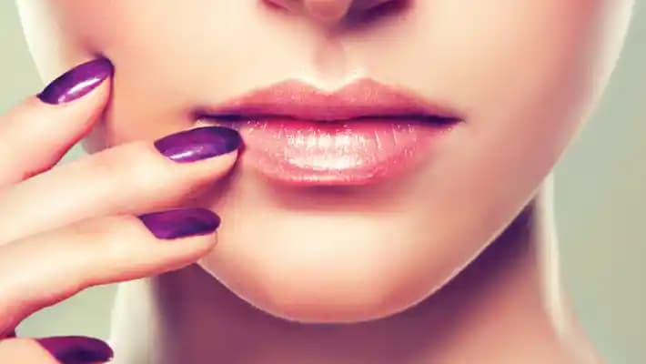 Asyalı Güzellik Ürünleriyle Parlak ve Pürüzsüz Dudak Görünümü Elde Etme Yöntemleri