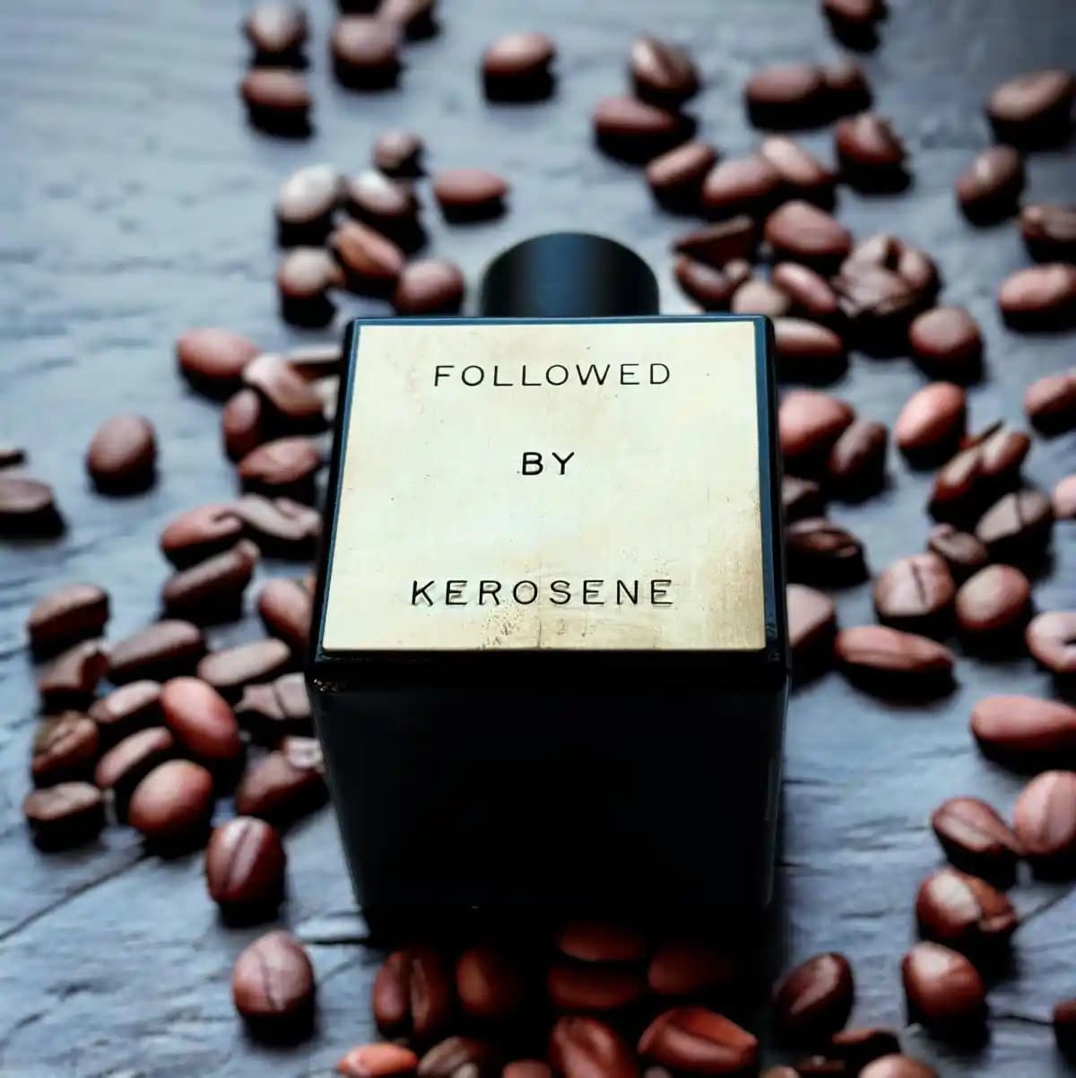 Followed By Kerosene Parfümü: Kalıcılık, Koku Profili ve Çıkarma Yöntemleri