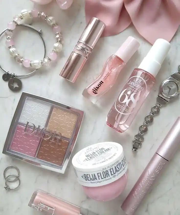 Kuru Cilt ve Dudaklar İçin Viral Kozmetik Ürünler ve Performans Değerlendirmeleri