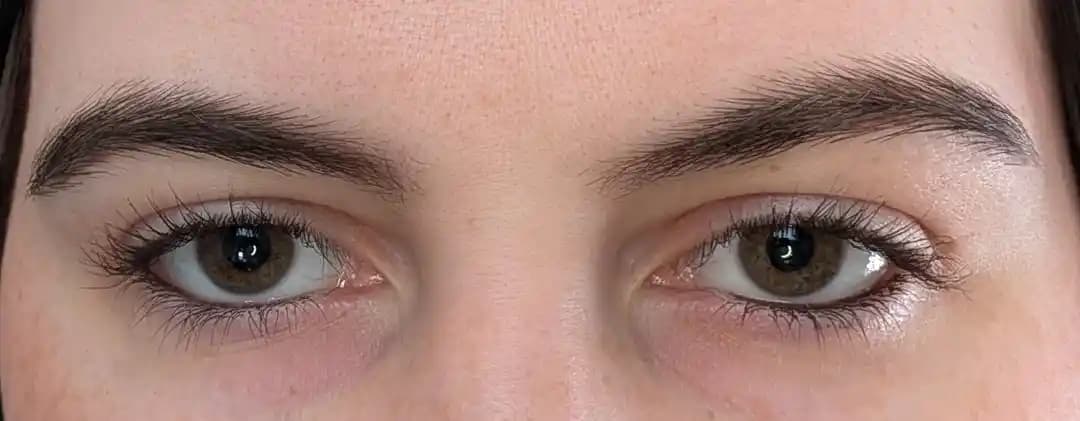 Sarkık Gözlerde Kanatlı Eyeliner Uygulama Teknikleri ve İpuçları