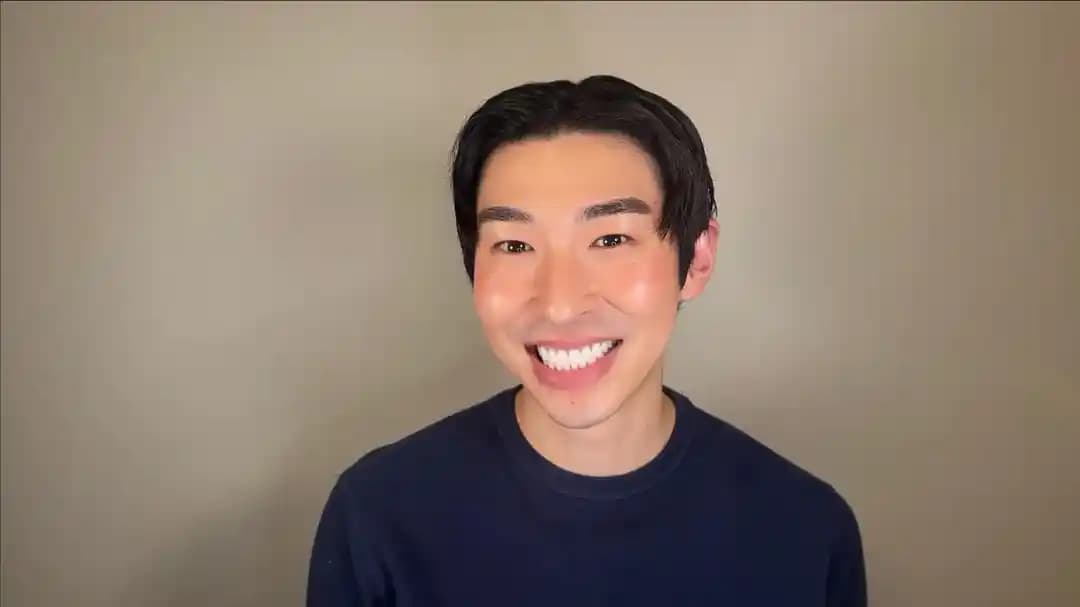 Şık Akşam Yemeği Makyajı: Doğal ve Işıltılı Cilt İçin Ürün ve Teknikler