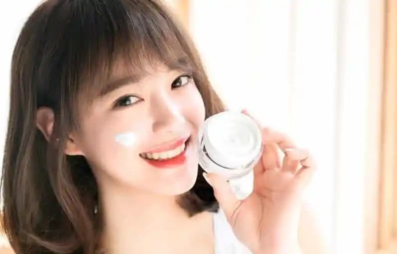 Asya Güzellik Ürünlerinde Salyangoz Mukusu ve Cilt Tiplerine Uygunluk Analizi