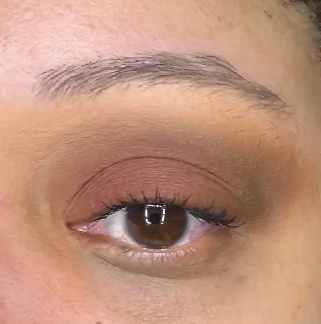 Derin Yerleşimli Gözler İçin Göz Farı Uygulama Teknikleri ve Çözüm Önerileri