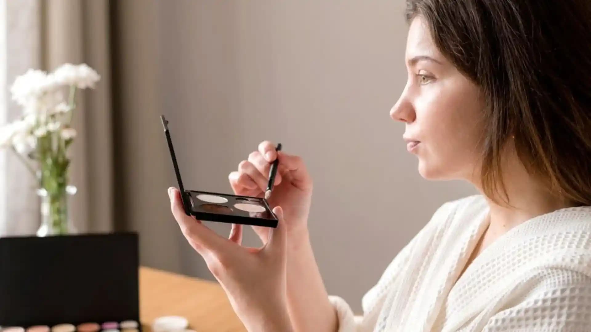 Makyaj Koleksiyonunu Yeniden Oluştururken Alınması Gereken Temel Ürünler ve Kapsül Koleksiyonun Önemi