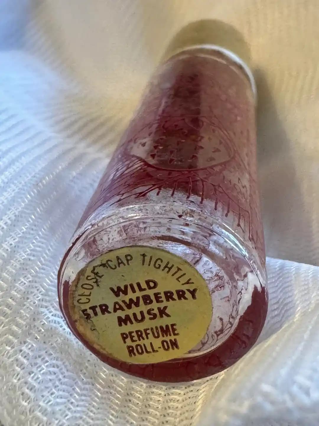 Max Factor Wild Strawberry Musk Parfümü: Nostaljik Koku ve Bulma Zorlukları Üzerine Detaylı İnceleme