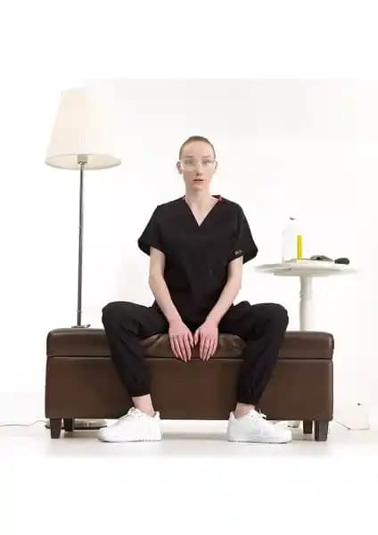 Sağlık Çalışanları İçin Hemşire ve Doktor Forması Karşılaştırması ve Seçim Rehberi