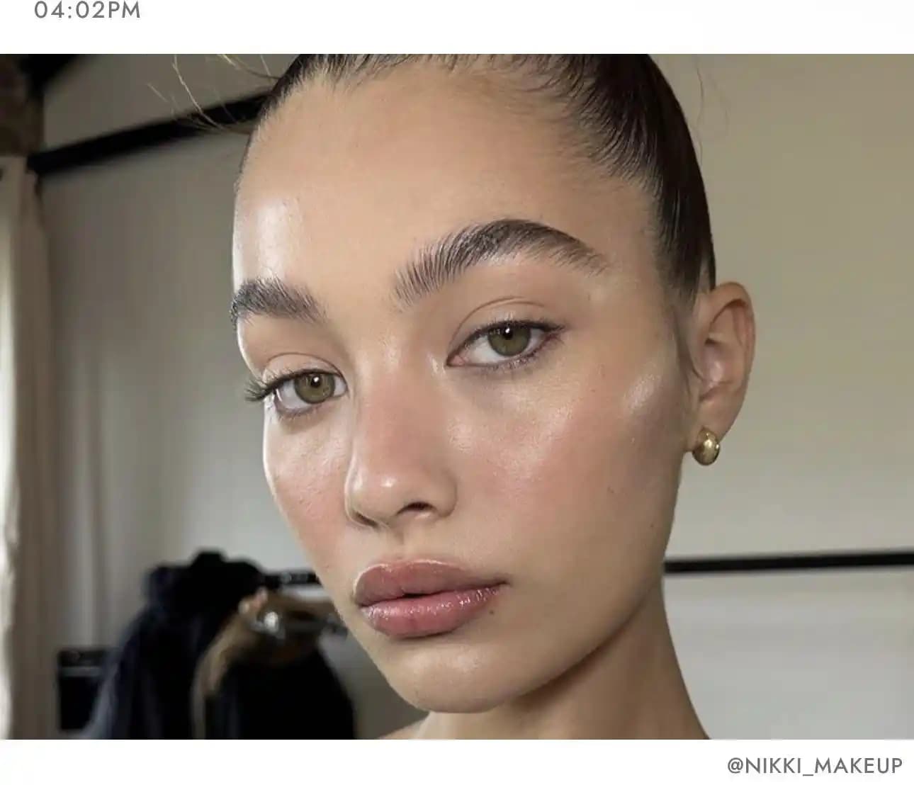 Doğal Makyaj Görünümü İçin Etkili İpuçları ve Uygun Ürün Seçimleri