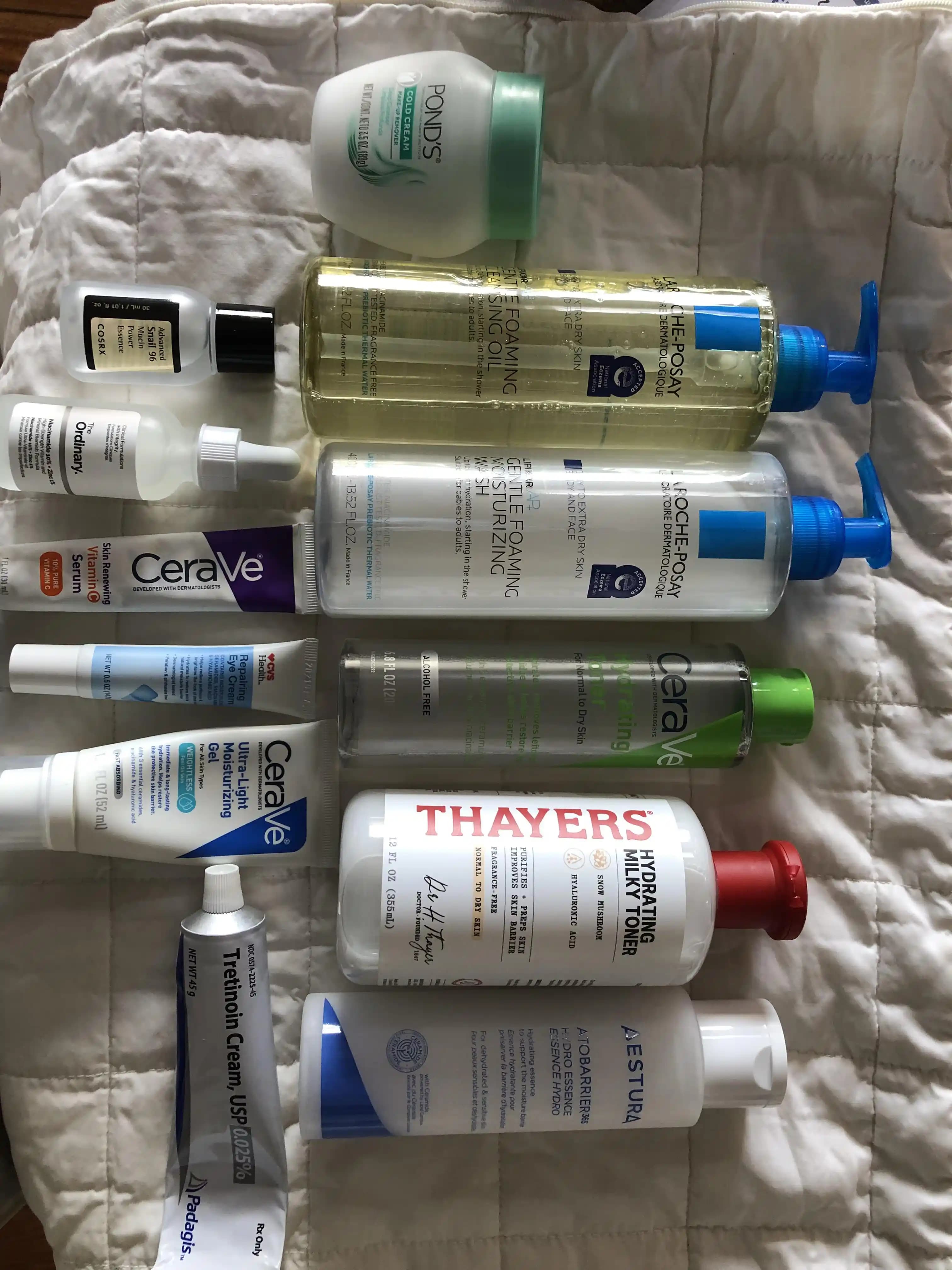 Cilt Bakımında Ürünlerin Doğru Kullanım Sırası ve Seçimi ile Etkili Rutin Oluşturma