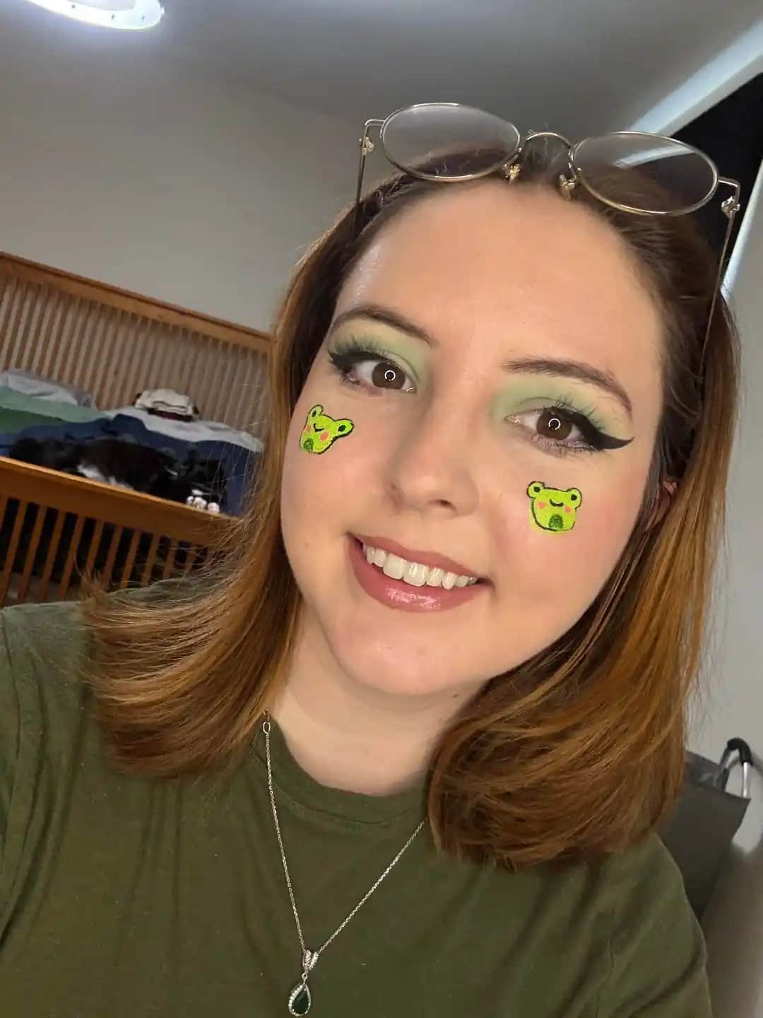 Islak Eyeliner Paletleriyle Küçük Tasarımlar ve Makyajda Yaratıcılık Teknikleri