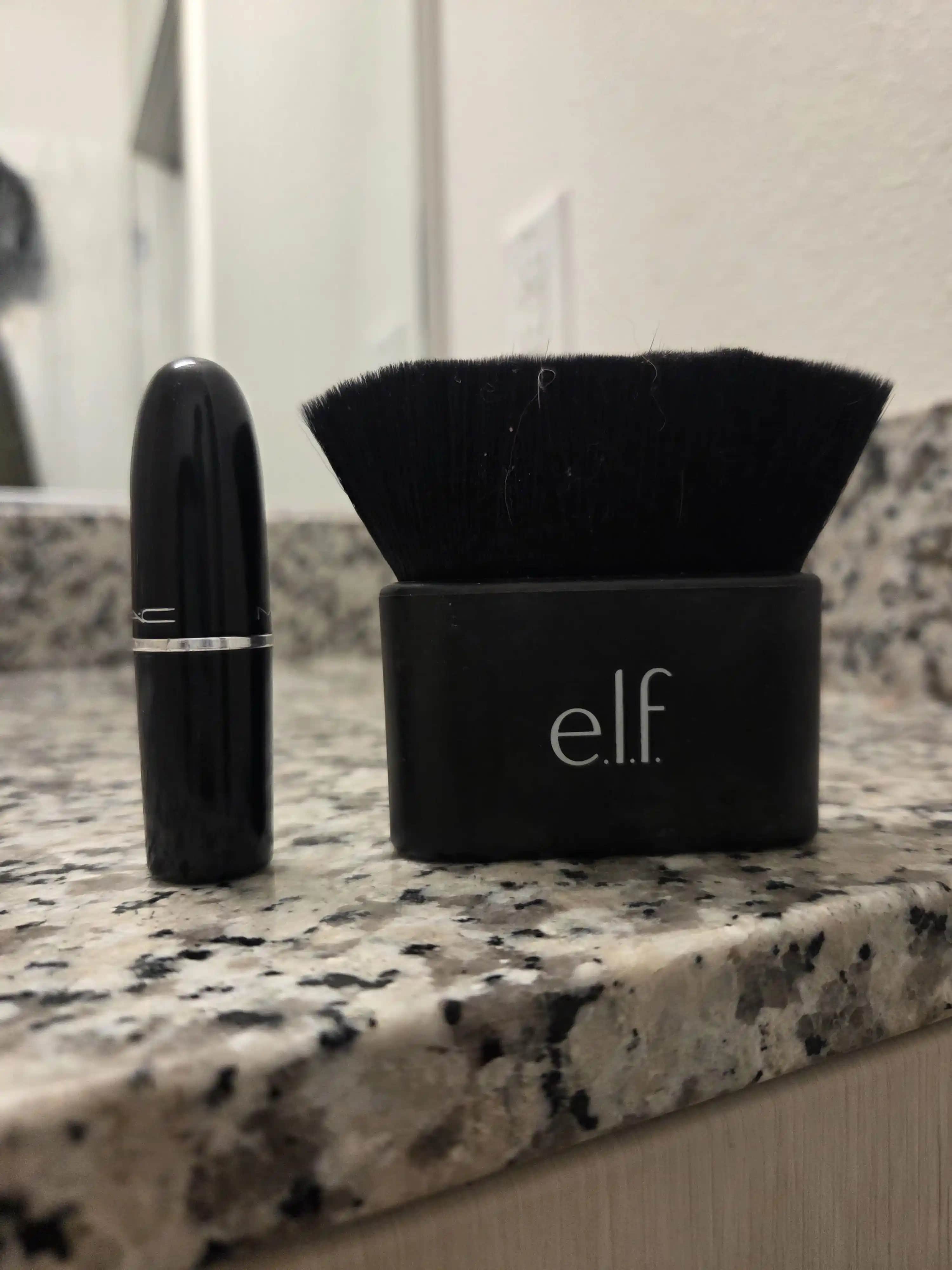 Kabuki Fırçası Nedir, Özellikleri ve Makyajda Kullanım Alanları Hakkında Detaylı Bilgi