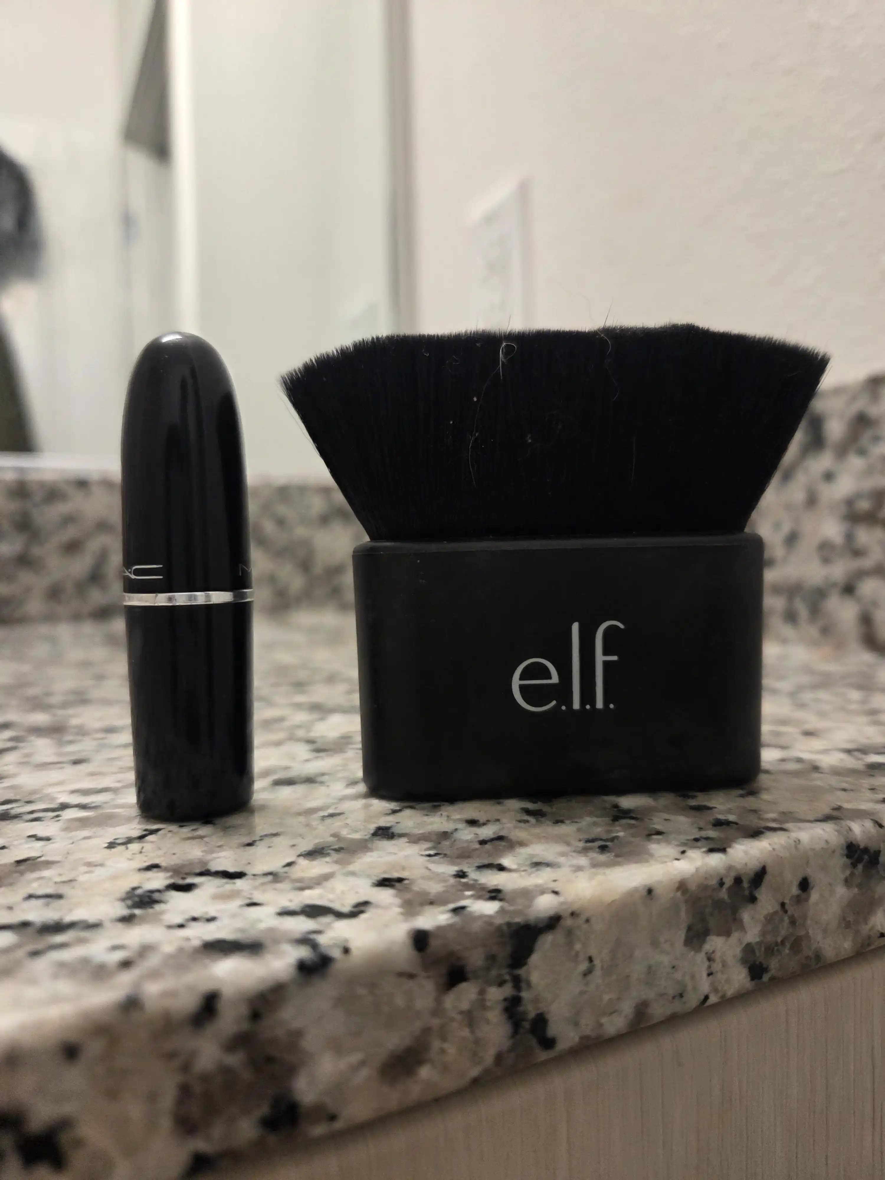 Kabuki Fırçası Nedir, Özellikleri ve Makyajda Kullanım Alanları Hakkında Detaylı Bilgi