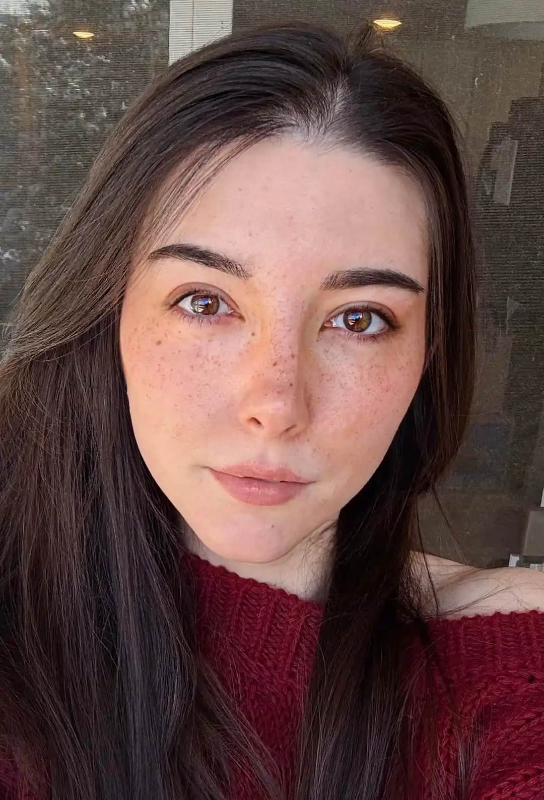 Sahte Çil Makyajı: 8 Yıllık Deneyim ve Doğal Görünüm İçin Teknikler