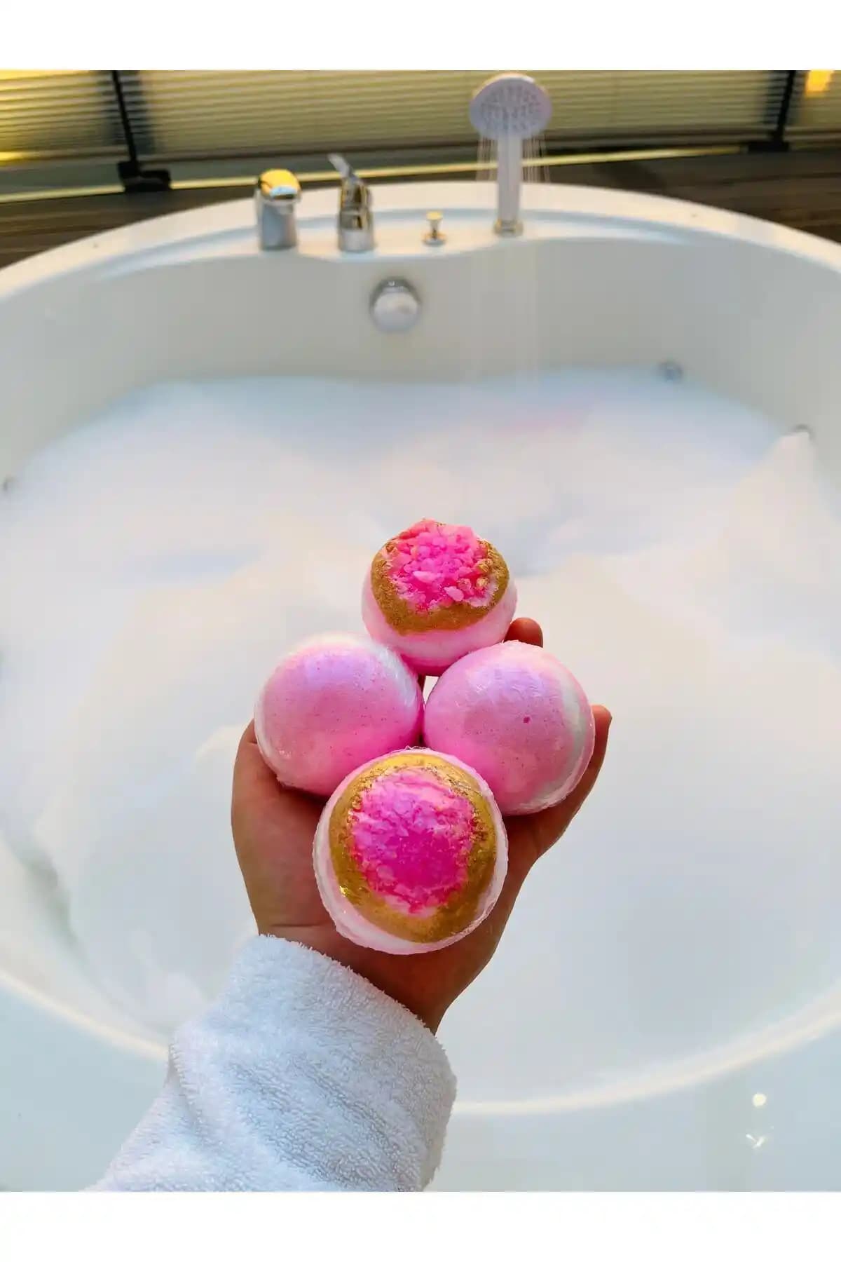 BAL AĞACI Kiraz Çiçeği Kokulu ve Bath Box Lavanta Banyo Topu Karşılaştırması ve Kullanıcı Yorumları