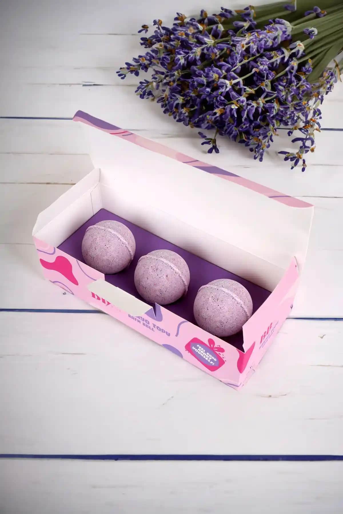 Bath Box 3'lü Banyo Topu ve Nem Bombası Seti ile Rahatlatıcı ve Lüks Banyo Deneyimi