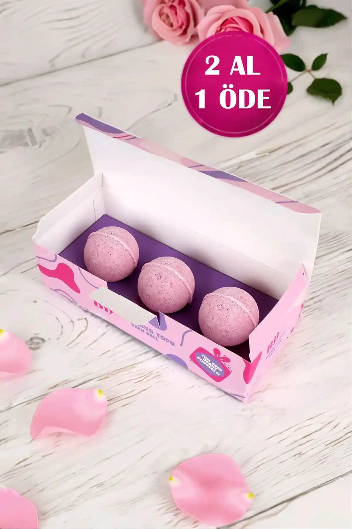 Bath Box Gül Banyo Topu ve Nem Bombası Seti: Lüks ve Rahatlatıcı Banyo Deneyimi