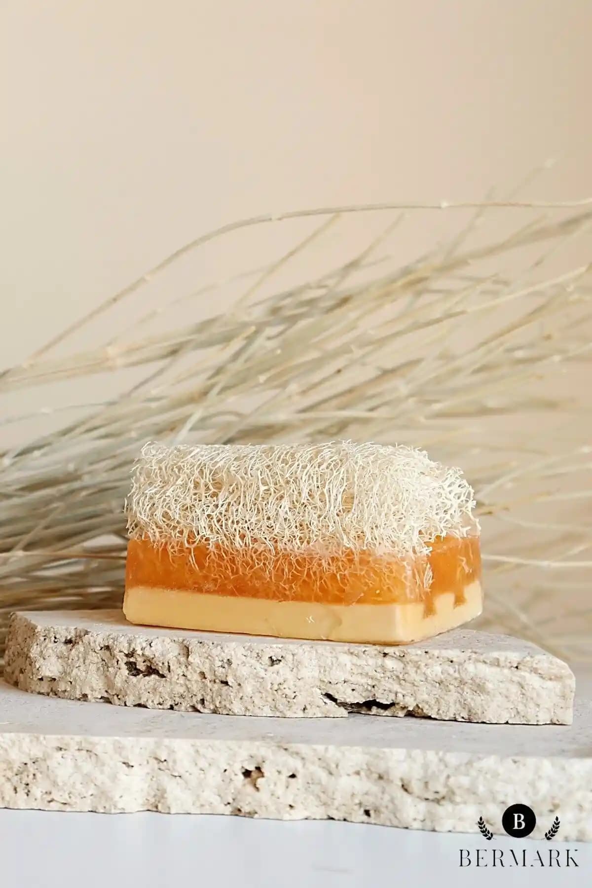 Bermark El Yapımı Doğal Kabak Lifli Eşek Sütü ve Bal Sabunu Cilt Temizliği ve Nemlendirme İçin