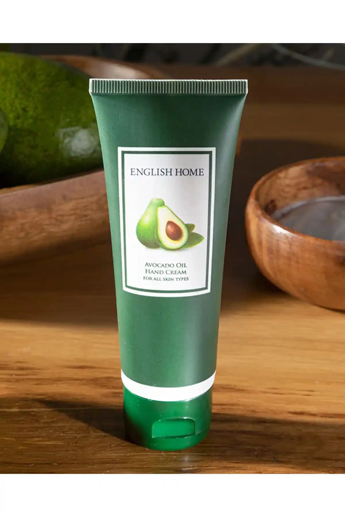English Home El Kremleri Karşılaştırması: Avokado Yağı ve Beyaz Çiçekler Ürünleri