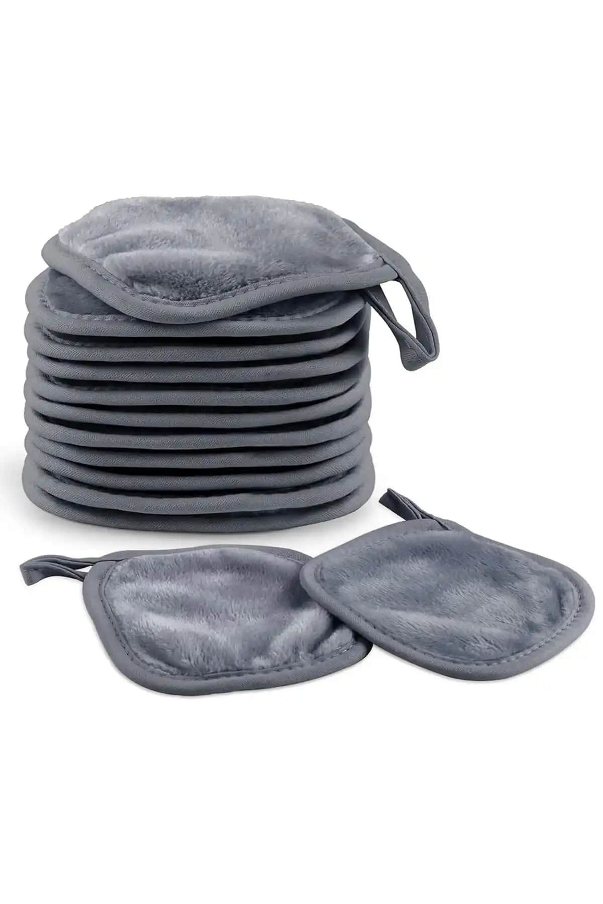 Makyaj Temizleme Mendili ve Pedi Karşılaştırması: Hangi Ürün Daha Etkili ve Kullanışlıdır?