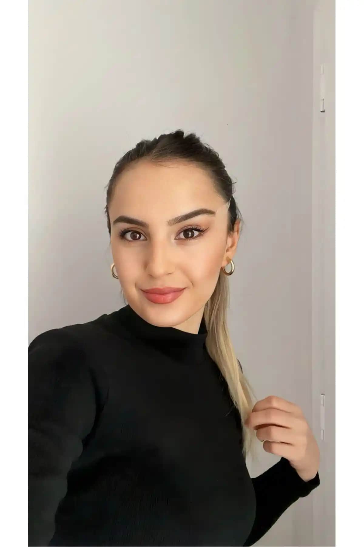 Mirach 40 Adet İpli Yüz, Kaş, Göz ve Boyun Germe Bantları ile Estetik ve Pratik Çözüm