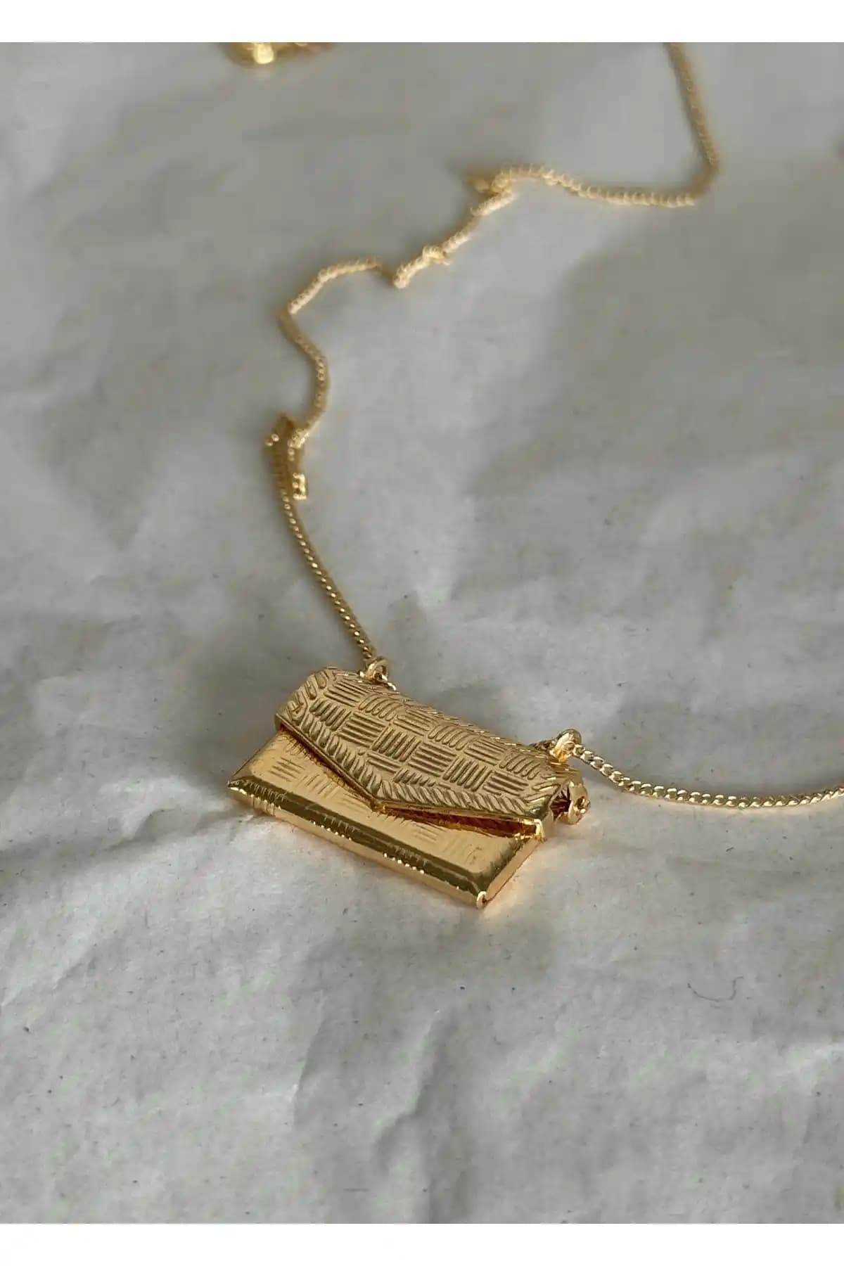 KİLİGİSTANBUL Minimal Açılabilir Mektup Kolye Şık ve Kişiselleştirilebilir Günlük Takı