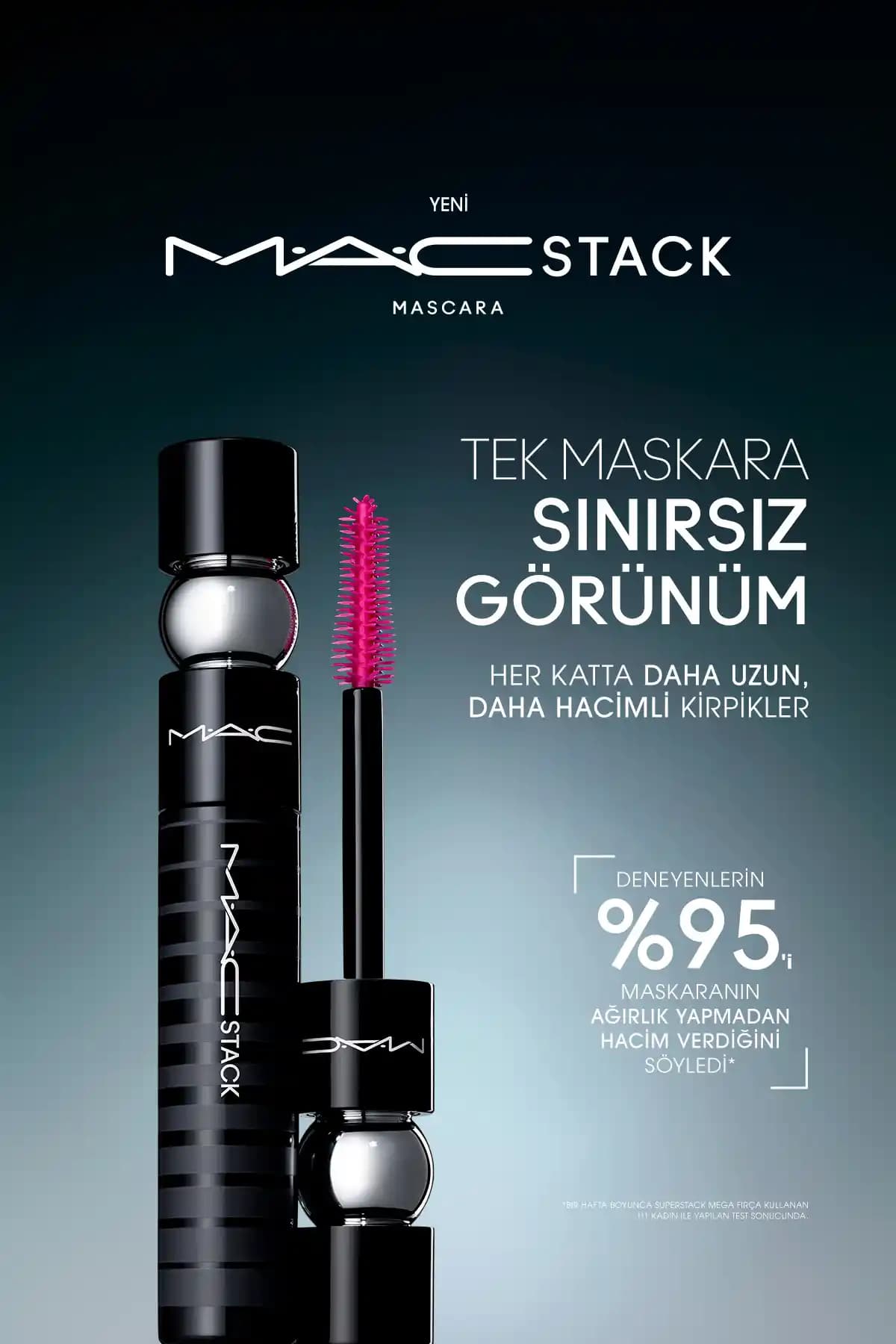 Mac Macstack Siyah Maskara ile Kirpiklerde Hacim ve Uzunluk Sağlayan Yenilikçi Formül