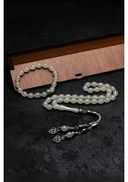 Karanlıkta Parlayan Kedigözü Doğaltaş Tesbih ve Bileklik Seti: Estetik ve Fonksiyonellik Bir Arada