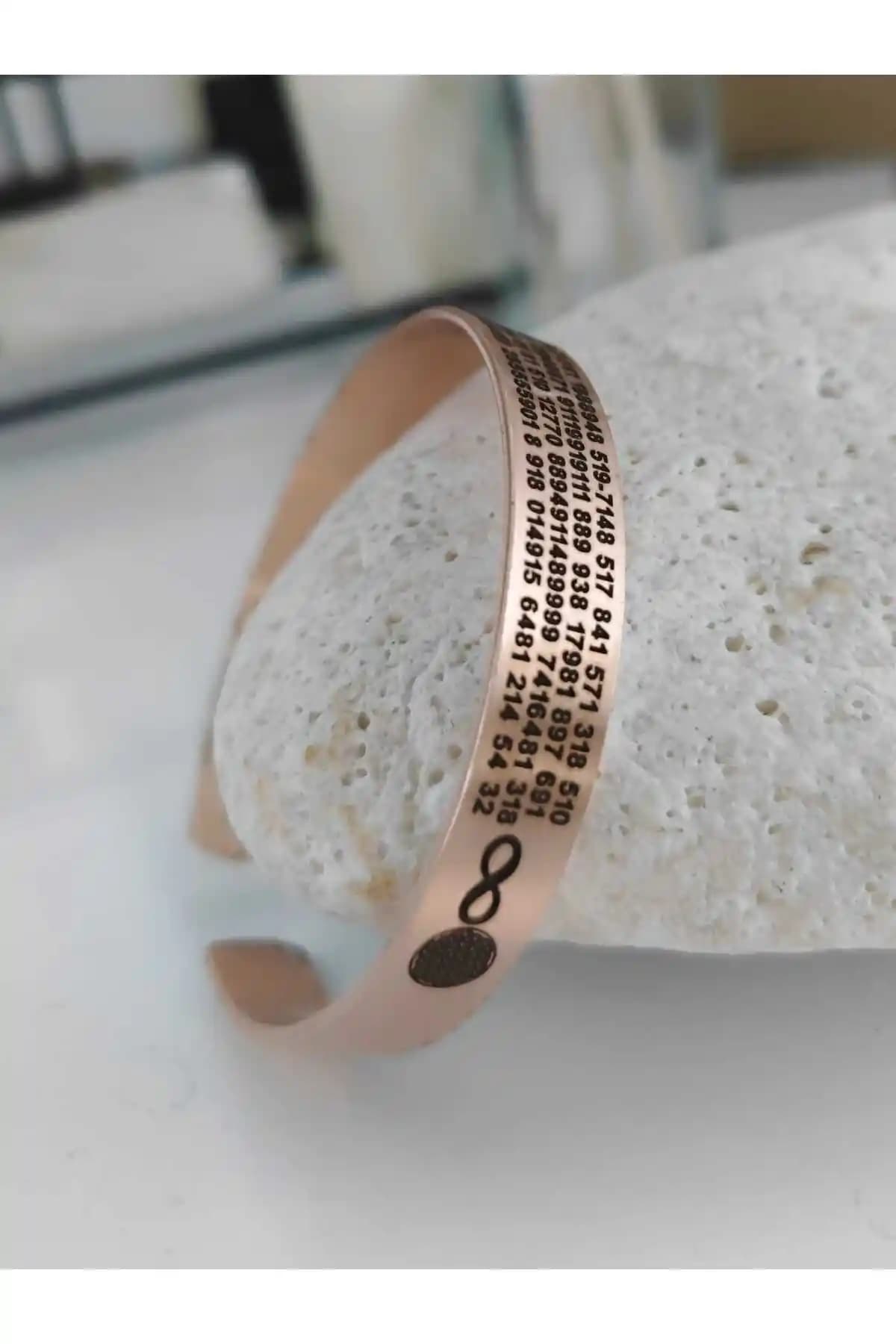 KAVELE Kadim Sayılar ve Sonsuzluk Sembolüyle Tasarlanmış Manyetik Bakır Şans Bilekliği