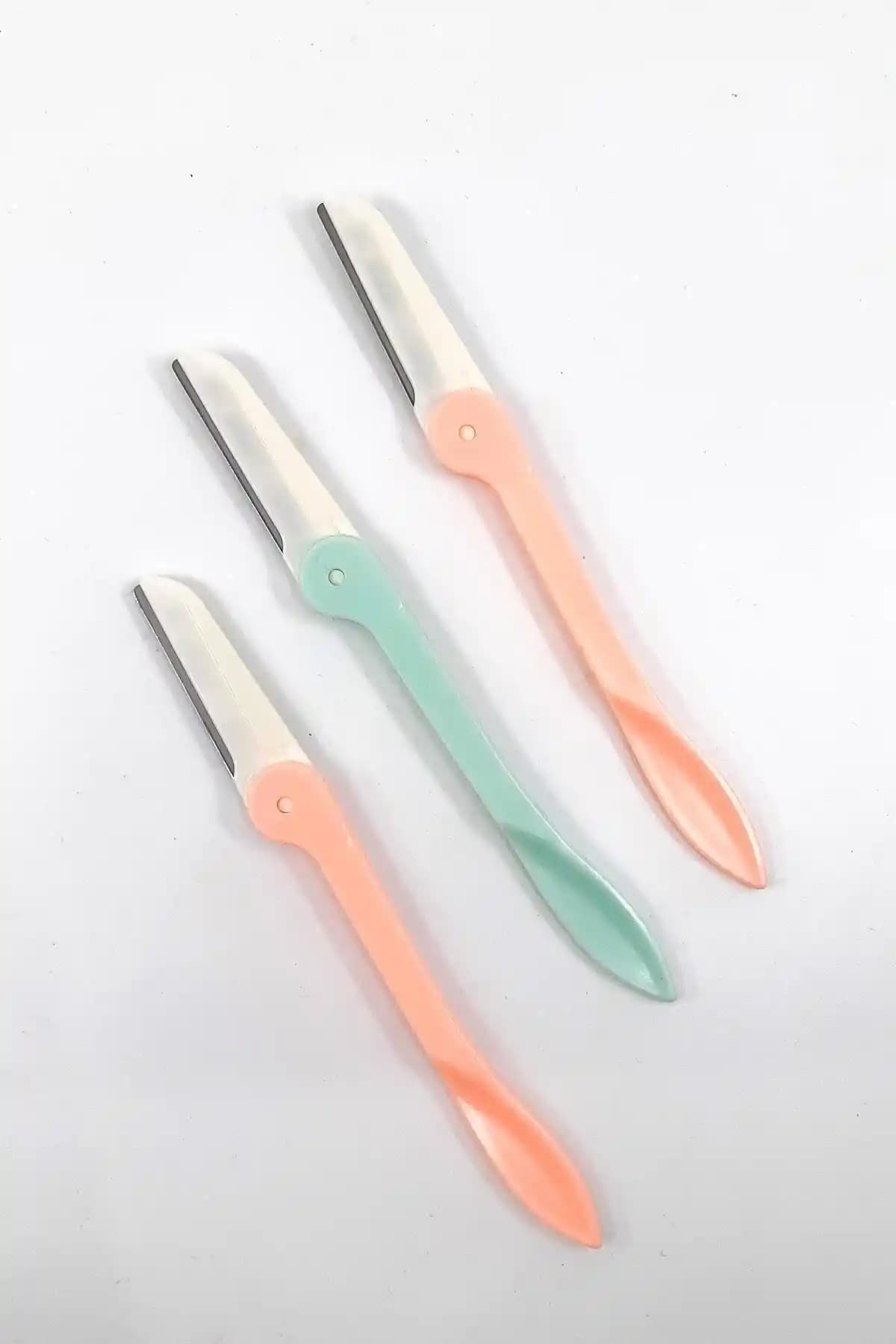 MAQYA KOZMETİK İzla Açılır Kapanır 3'lü Kaş Usturası Pratik ve Hijyenik Kullanım