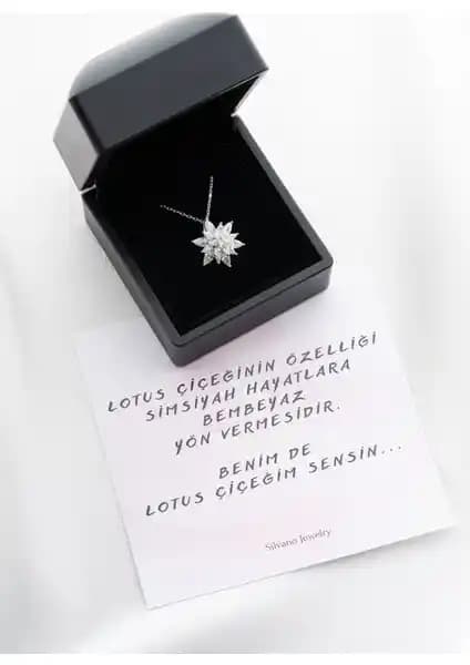 Silvano Jewelry 925 Ayar Gümüş Işıklı Lotus Çiçeği Kolye - Şıklık ve Zarafetin Buluşması