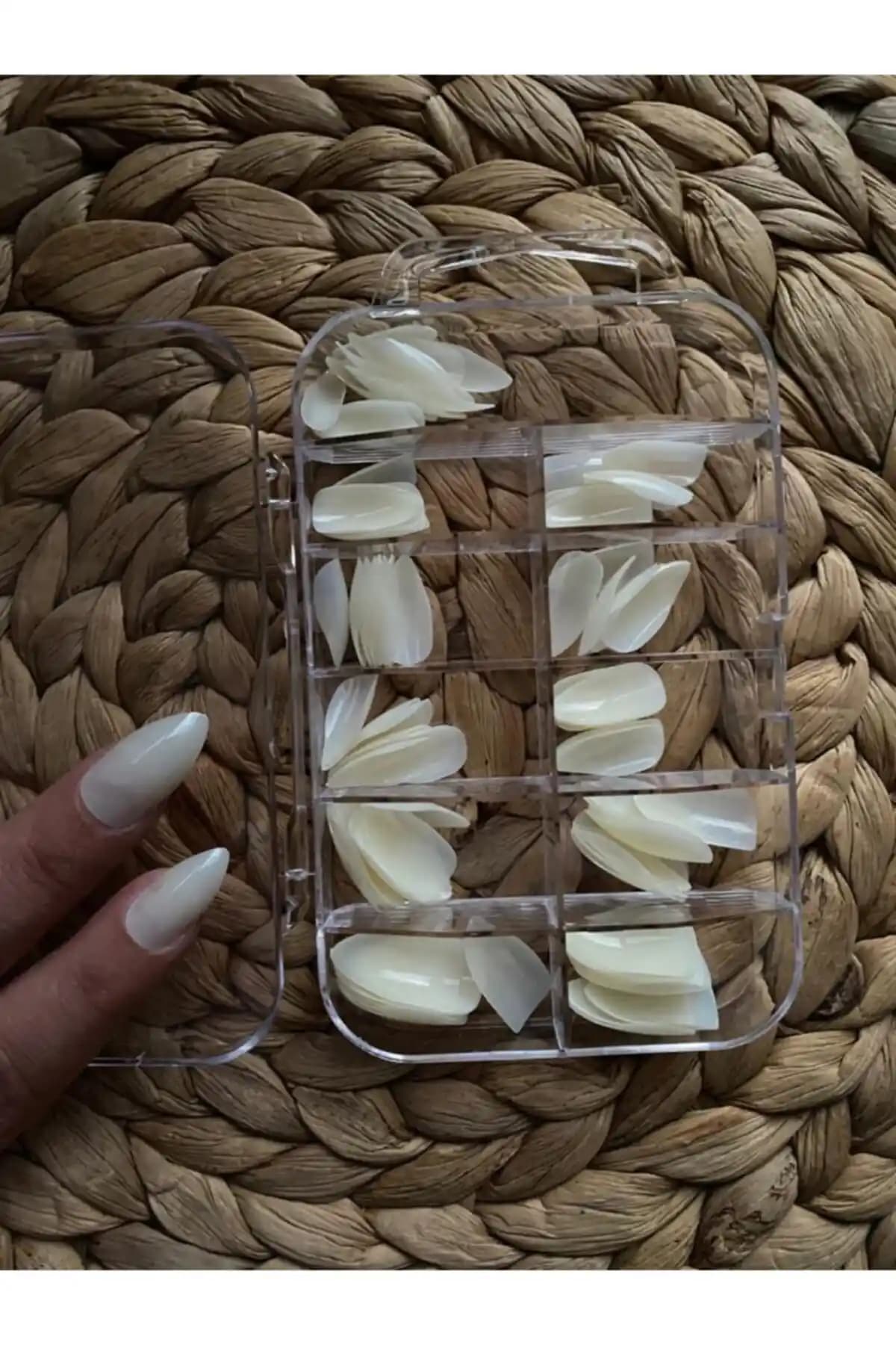 SyBelle Kozmetik 100 Adet Doğal Badem Takma Tırnak Seti Estetik ve Kullanışlılık Sağlar