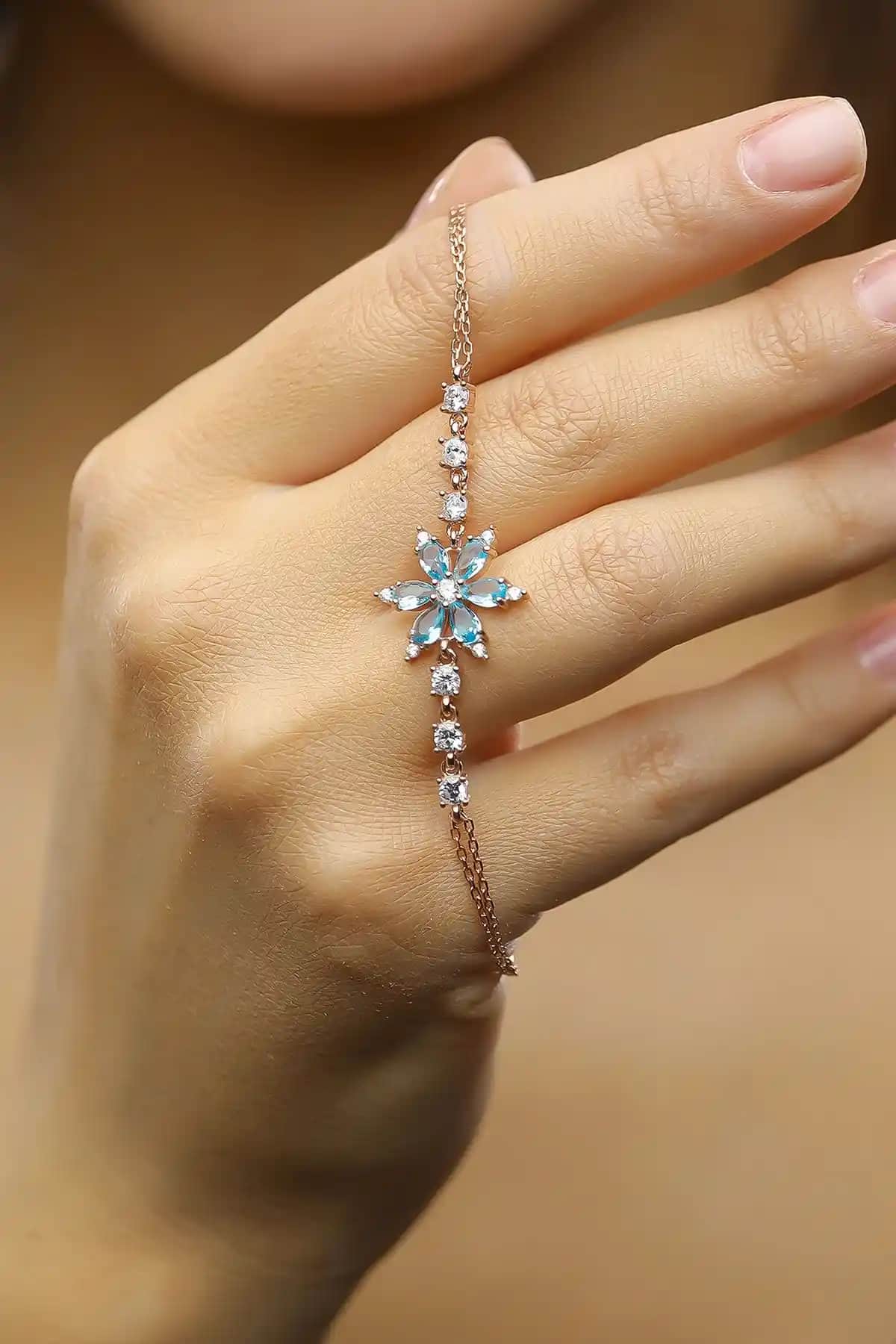 925 Ayar Gümüş Aquamarine Renkli Nergis Bileklik Zarif ve Dayanıklı Tasarım