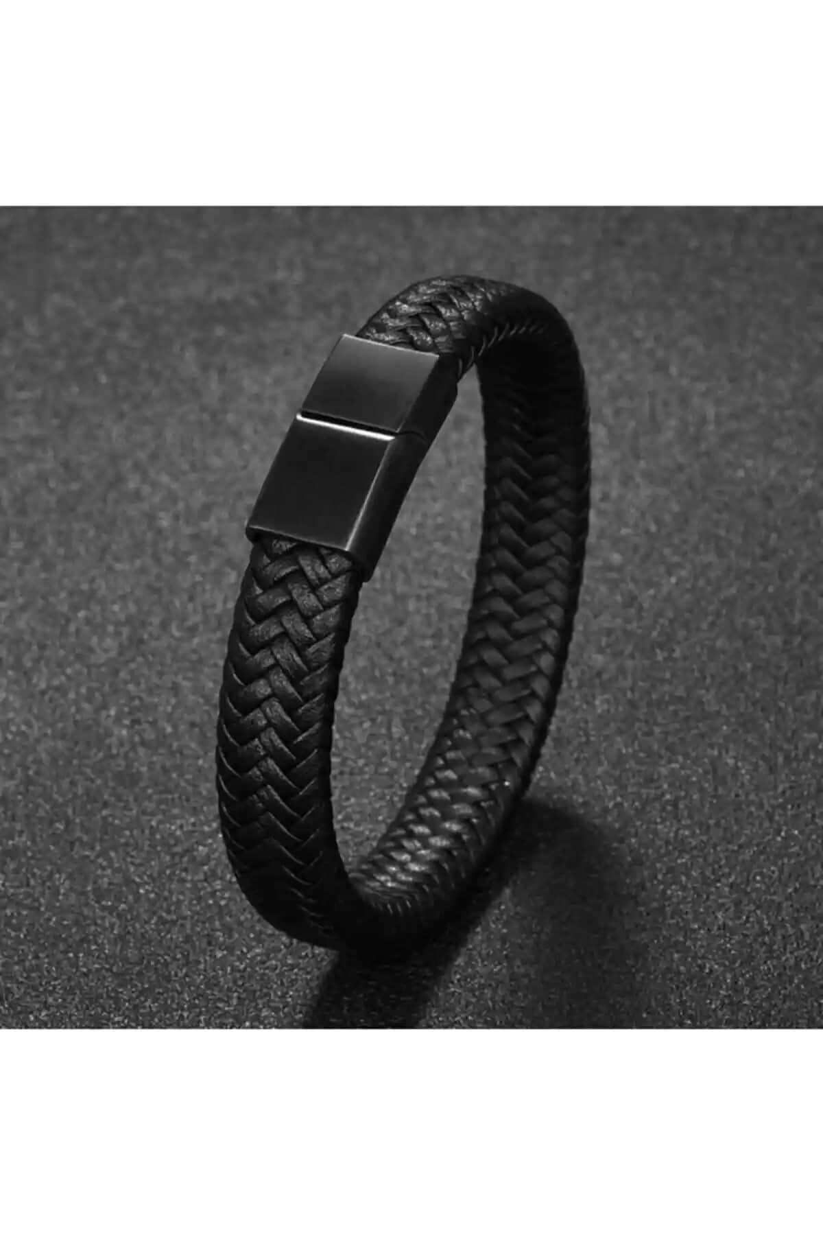 Amisare Mıknatıslı Suni Deri Erkek Bileklik: Şık ve Dayanıklı Modern Aksesuar