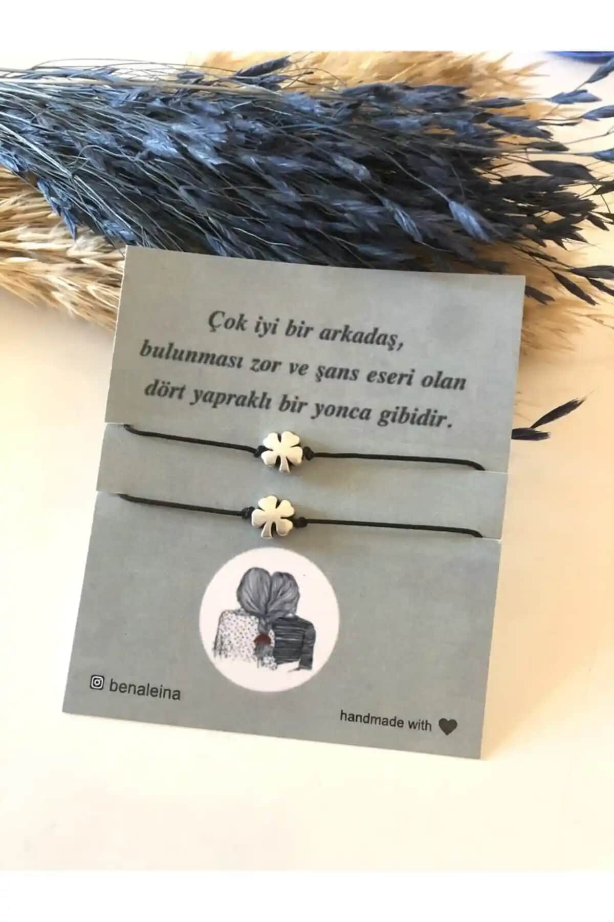 Arkadaşlık Bileklikleri Karşılaştırması: Misto ve Ben Aleina Ürünleri Analizi