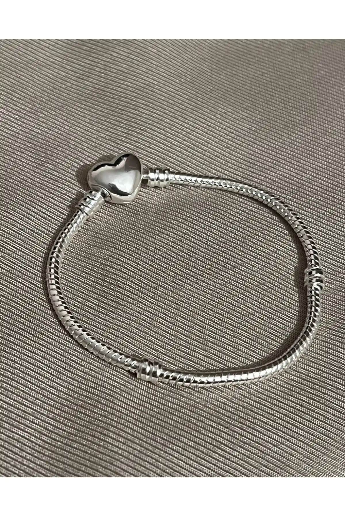 Asaf Kalp Klips Charm Takılabilir Bileklik: Şıklık ve Dayanıklılığı Bir Arada Sunar