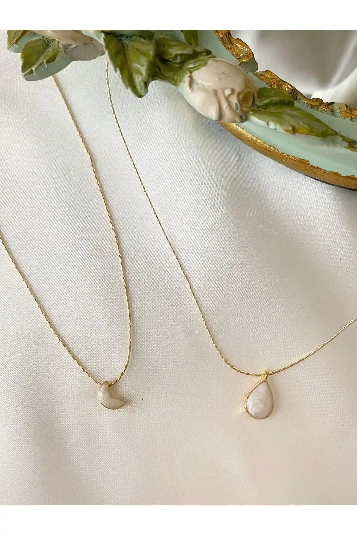 Asia by Leuvoié Takı Karşılaştırması: Doğal Sedefli Hilal ve Minimal Kalp Setleri