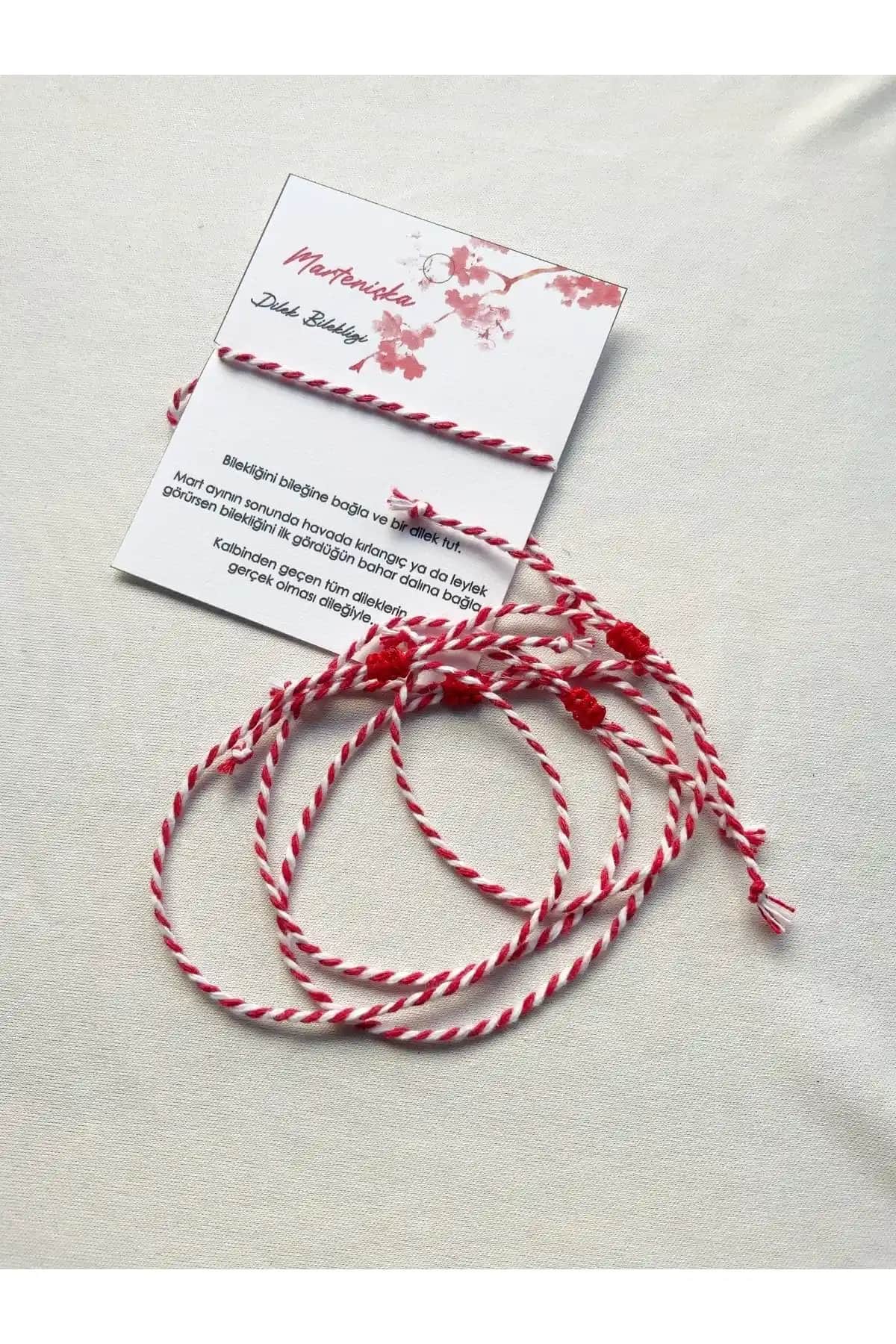 Atölye Merdiven ve Luminous Jewelry Kırmızı Bileklikleri Karşılaştırması