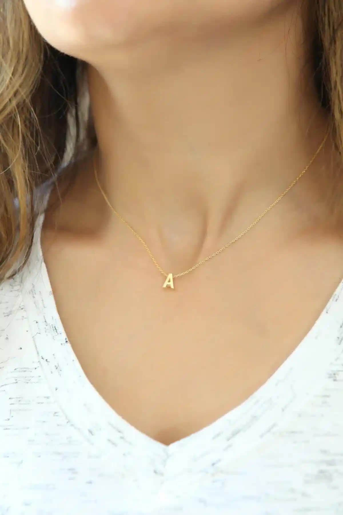 Azuris Silver 925 Ayar Gümüş Üç Boyutlu A Harfli Kolye: Şıklık ve Kalitenin Buluşması