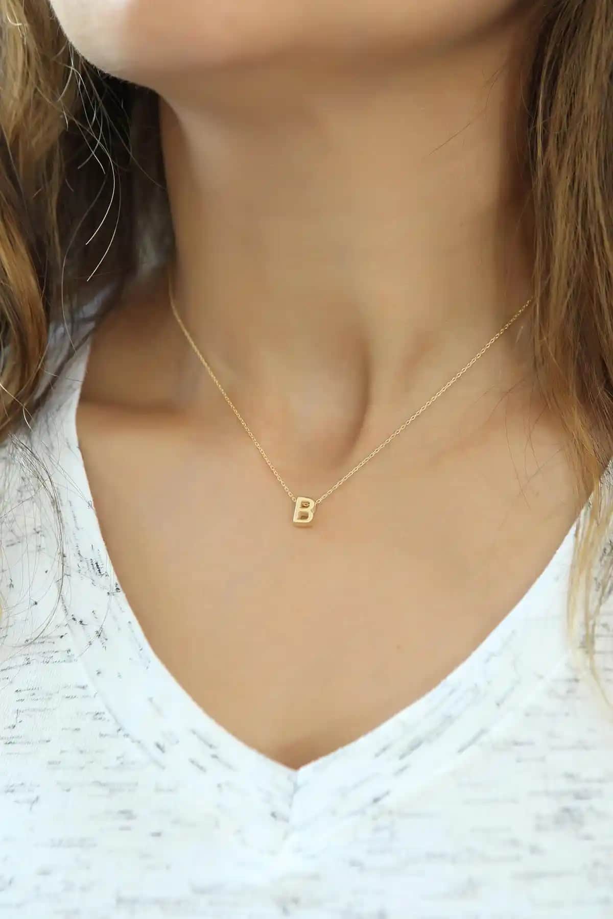 Azuris ve Elika Güç Kolye Karşılaştırması: Tasarım, Malzeme ve Kullanıcı Yorumları